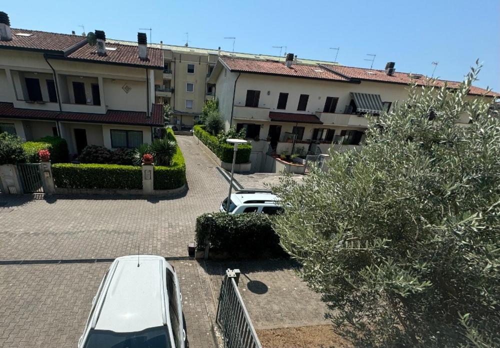 Апартаменты Bellissima Stanza Con Parcheggio Gratuito Чинкуале Экстерьер фото
